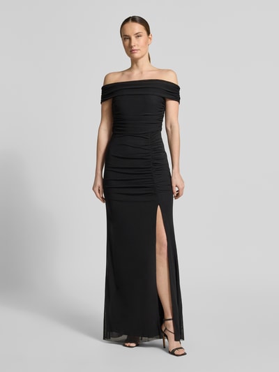 Kobiece modelka nosi sukienkę wieczorową z dekoltem carmen marki Jake*s Cocktail, podkreślająca figurę, długa sukienka, marszczenia, kolor czarny, szerokość w rozmiarze 36: 38 cm, długość tyłu w rozmiarze 36: 135 cm, widok całej sylwetki z przodu.