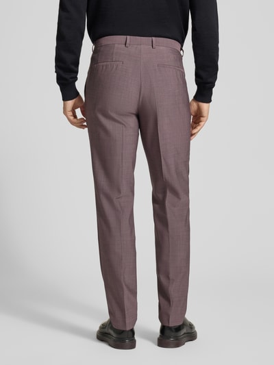 Männermodel trägt Slim Fit Anzughose aus Schurwoll-Mix Modell 'HESTEN253X' von HUGO, unifarben meliert, Ganzkörperansicht Rückansicht