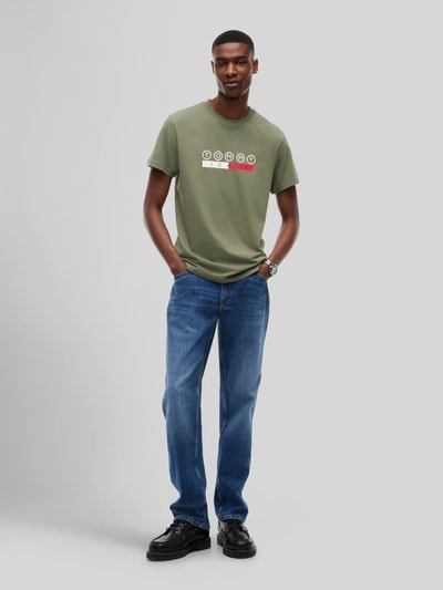 Tommy Jeans regular fit T-shirt van puur katoen met logoprint Olijfgroen - 1