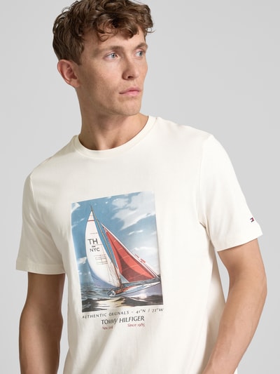 Tommy Hilfiger T-Shirt mit Motiv- und Label-Print Ecru 3