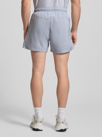adidas Training Shorts mit Label-Print Mittelgrau 5