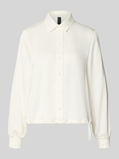 Produktfoto, Regular Fit Bluse mit Tunnelzug von Marc Cain in Creme mit Hemdblusenkragen, Knopfleiste, glatter Textur, Rückenlänge 55 cm, Ärmellänge 63 cm bei Größe 36.