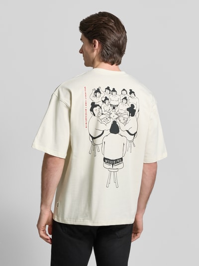 WOODBIRD T-shirt z detalem z logo Model „Beam” Złamany biały 5