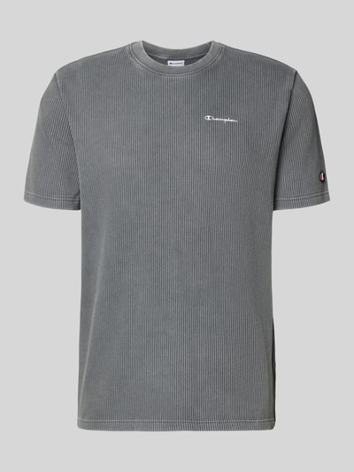 Produktfoto, T-Shirt mit Strukturmuster und Label-Stitchings von CHAMPION in Grau aus Baumwoll-Mix, Regular-Fit, Rückenlänge 68 cm in Größe M.