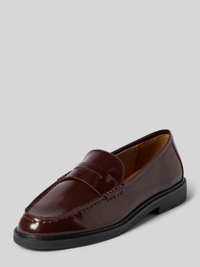 Produktfoto, Loafer mit Schaftbrücke Modell 'Adison' von Steve Madden, abgerundete Form, glatte Sohle, Ziernaht, Absatz 3 cm, bordeauxrot