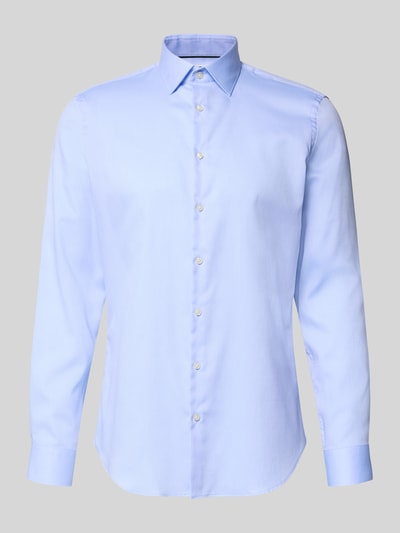 Produktfoto, Slim Fit Business-Hemd mit Strukturmuster und Kentkragen von Jake*s in Hellblau, reine Baumwolle, glatte Textur, lange Ärmel.