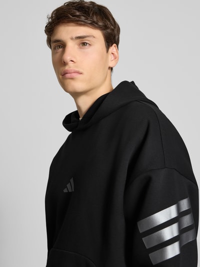 adidas Sportswear Bluza z kapturem z logo i kieszenią kangurką Czarny 3