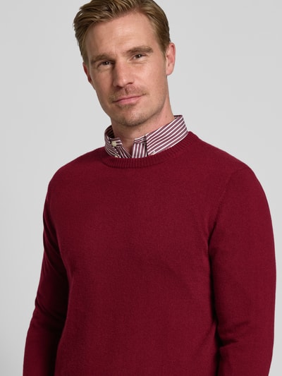 Christian Berg Men Sweter z kaszmiru o kroju regular fit z okrągłym dekoltem Bordowy melanż 3