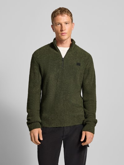 Männermodel trägt G-star Gebreide pullover met labeldetail, materiaalmix met viscose, los model, opstaande kraag, ritssluiting, ribboorden, heren; Ganzkörperansicht van voren.