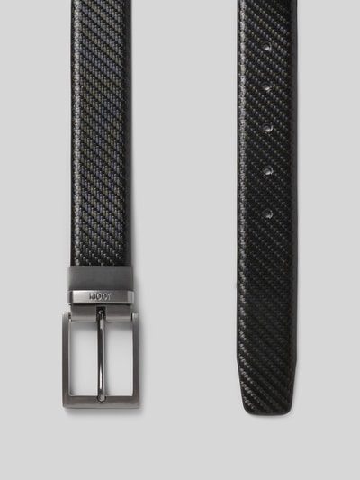 Produktfoto, Gürtel mit Dornschließe von JOOP! Collection aus schwarzem, beschichtetem Leder mit Label-Detail, strukturierte Oberfläche, klassische Passform, 3 cm Breite