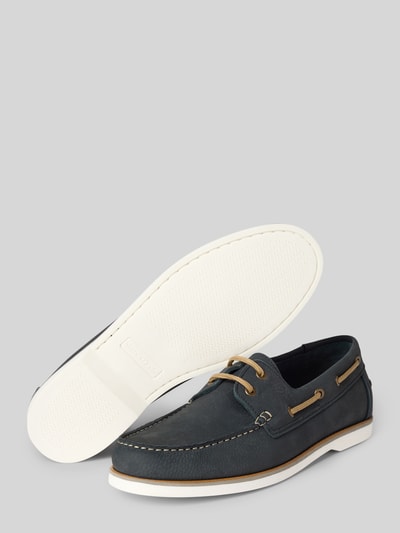 Produktfoto, Schnürschuhe aus echtem Leder Modell 'NADAL 2C' von Marc O'Polo, unifarbenes genarbtes Leder, weiße strukturierte Sohle, abgerundete Schuhspitze