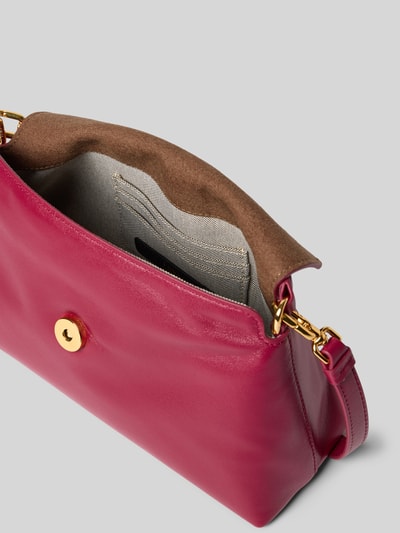 Productfoto, Shoulder Bag aus echtem Leder Modell 'SFERA' van FURLA in roze met goudkleurige magneetsluiting, vakken voor pasjes binnen, verstelbare schouderband, afneembare draagriem, Hoofdvak met overslag, formaat maat 1: 24x14x9 cm, bandlengte 88 cm, damesaccessoire met zachte textuur