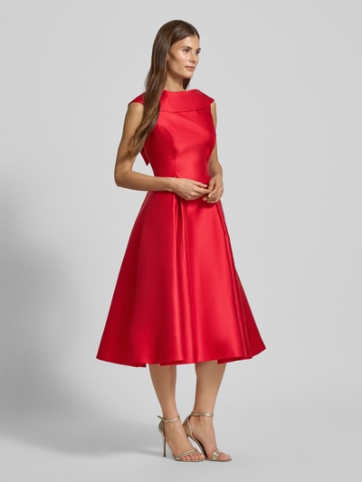 Adrianna Papell Knielanges Cocktailkleid mit Carmen-Ausschnitt Rot 1