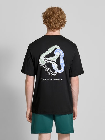 The North Face T-Shirt mit Label-Print Metallic Black 4