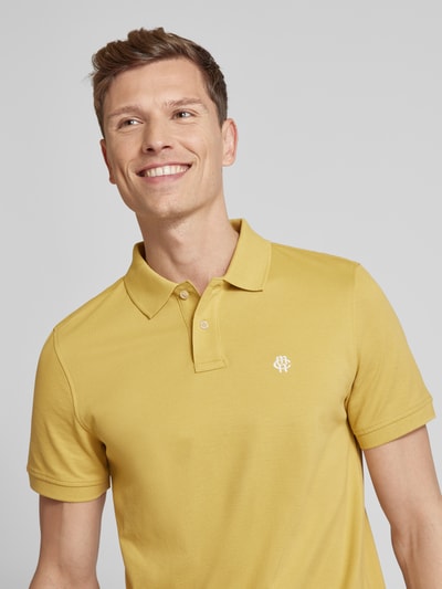 MCNEAL Poloshirt mit Label-Stitching  Dunkelgelb 3