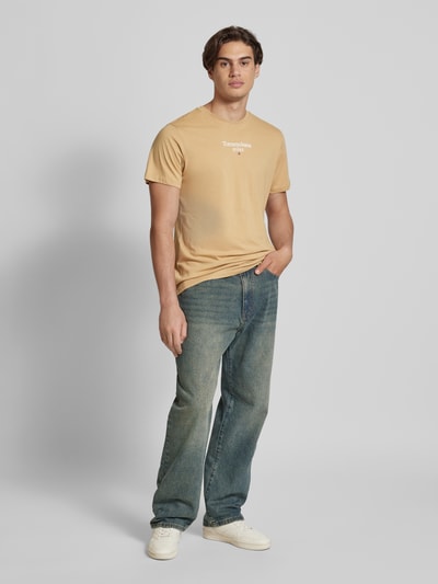 Tommy Jeans T-shirt met labelprint Zand - 1