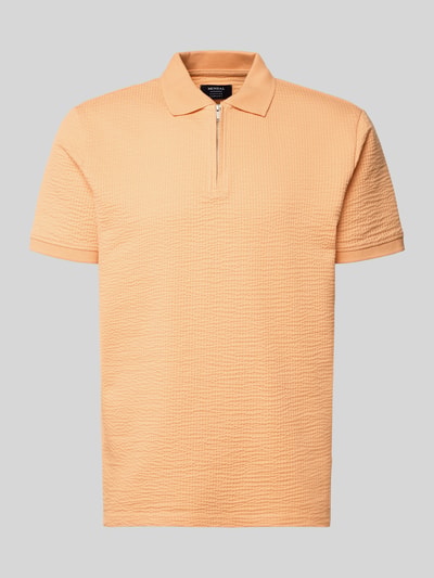 Produktfoto, Regular Fit Poloshirt mit structuurpatroon van MCNEAL van katoenmix met ritssluiting, korte mouw, herenmode, kleur lichtoranje