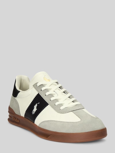Produktfoto, Low Top Sneaker aus echtem Leder von Polo Ralph Lauren, wielokolorowa optyka, zaokrąglony nosek, płaski obcas, label-prasowanie, logo-stitching, logo-print, sznurowanie, strukturalna podeszwa, welur i licowa skóra, materiał: prawdziwa skóra