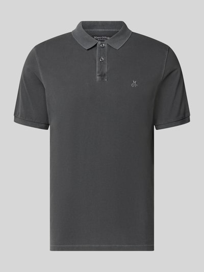Produktfoto, koszulka polo z bawełny od MARC O’POLO DENIM, kolor ciemnoszary, prosty krój, pika, kołnierzyk polo, listwa guzikowa, Logo, Długość tyłu w rozmiarze M: 69 cm, bawełna z dodatkiem ekologicznej