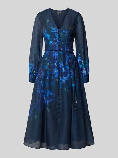 Productfoto, Midikleid aus Lyocell-Mix mit Bindegürtel Modell 'Kahlani' van Forever New, donkerblauw met blauwe bloemen, A-lijn, V-hals, knoopsluiting, lyocell-linnenmix, damen midikleid