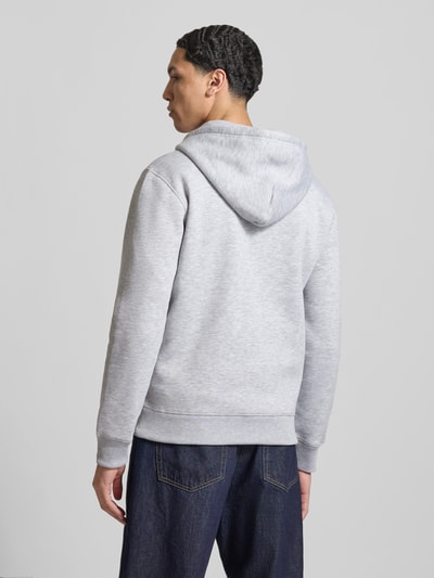 REVIEW Slim Fit Sweatjacke mit Label-Stitching Hellgrau Melange 5