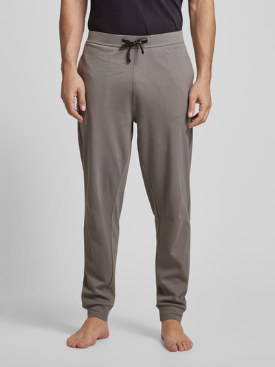 Christian Berg Men Relaxed Fit Sweatpants mit angedeutetem Eingriff Stein 4