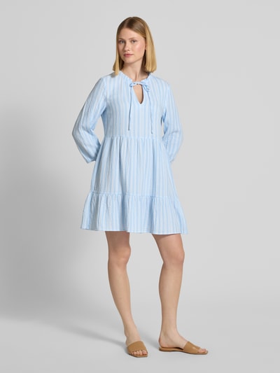 Vero Moda Sukienka midi taliowana z czystej bawełny model ‘NANNA’ Jasnoniebieski 1