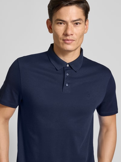 CK Calvin Klein Relaxed Fit Poloshirt mit Logo-Stitching Modell 'SUPIMA' Marine 3