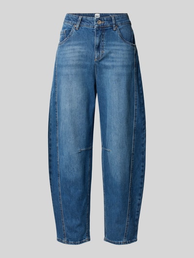Produktfoto, Barrel Fit Jeans aus Baumwoll-Mix Modell 'MEGAN S' von Brax, Denim-Optik, blaue Farbe, 5-Pocket-Design, Label-Patch, Gürtelschlaufen, Knopf und verdeckter Reißverschluss, Cropped-Länge, mittlere Waschung, glatte Baumwoll-Mix-Textur