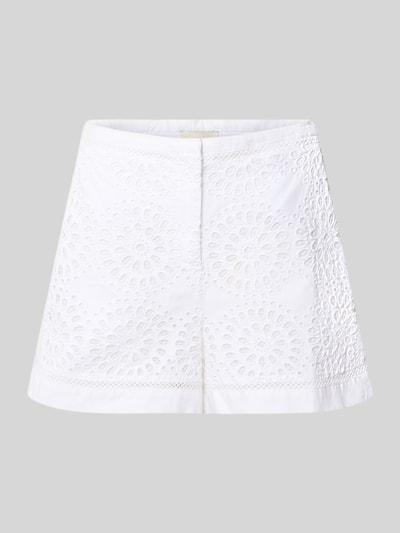 Produktfoto, Straight Fit Shorts mit floralem Loch-Stitching Modell 'Fiorenza' von Stefanel, Reine Baumwolle, weiß, strukturierte Oberfläche