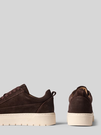 Produktfoto, sneakersy z naturalnej skóry PS Poelman Sneaker aus echtem Leder Modell "IVAR-102", brąz, fakturowana podeszwa, krój zaokrąglony, wiązanie, wysokość obcasa w rozmiarze 44: 3 cm, wysokość cholewki w rozmiarze 44: 8 cm, szerokość cholewki w rozmiarze 44: 8 cm