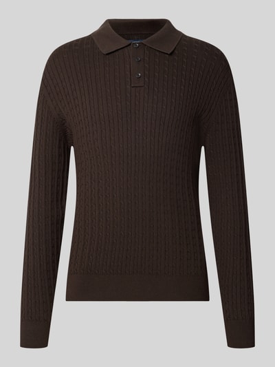 Produktfoto, Strickpullover mit Polokragen und kurzer Knopfleiste von MCNEAL, bawełna, krój regular fit, ścieg warkoczowy, kołnierzyk polo, listwa guzikowa, prążkowane wykończenia, długość tyłu w rozmiarze M: 71 cm, długość rękawów w rozmiarze M: 78 cm