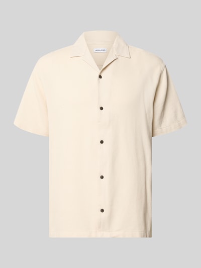 Produktfoto, Regular Fit Freizeithemd mit Strukturmuster Modell 'Global' von Jack & Jones in Beige aus reiner Baumwolle, kurzärmelig, Reverskragen, durchgehende Knopfleiste, sichtbare Struktur und glatte Oberfläche.