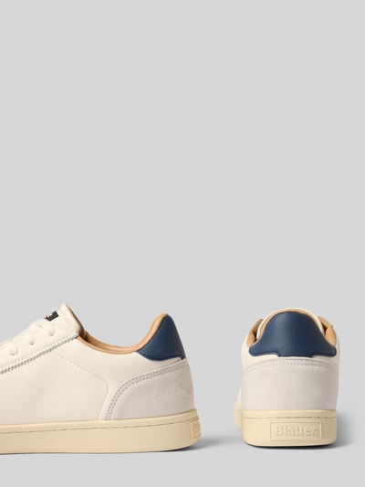 Produktfoto, Sneaker aus Leder-Mix Modell 'Lowell' von Blauer USA in Beige mit blauen Details, abgerundete Passform, profilierte Sohle, neutrale Studioansicht