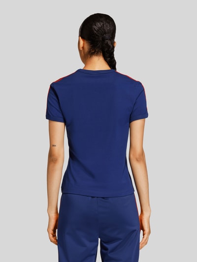 adidas Originals Regular Fit T-Shirt mit Logo Applikation Dunkelblau 5