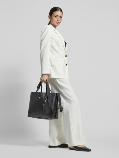 Tommy Hilfiger Umhängetasche mit großflächiger Label-Prägung Black 1