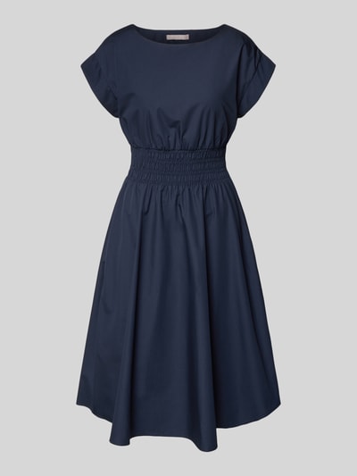 Produktfoto, Knielanges Kleid mit Rundhalsausschnitt von Christian Berg Woman Selection in Dunkelblau, taillierter Schnitt, elastisches Taillenband, Material-Mix mit Baumwoll-Anteil