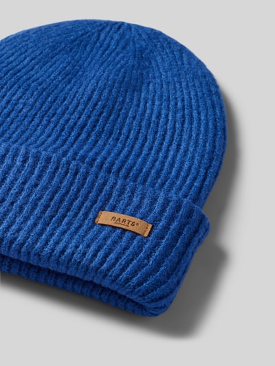 Produktfoto, Beanie mit Label-Patch Modell 'Witzia Beanie' von Barts, kräftiges Blau, grobe Strickstruktur, Damen Mütze von Barts
