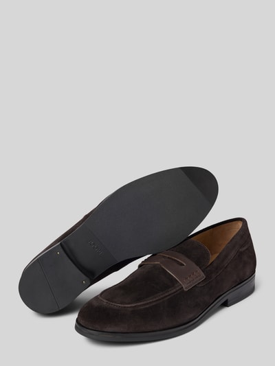 Produktfoto, loafersy z brązowej skóry, gładka faktura, klasyczny kształt model 'velluto misto kleitos loa' od JOOP! SHOES
