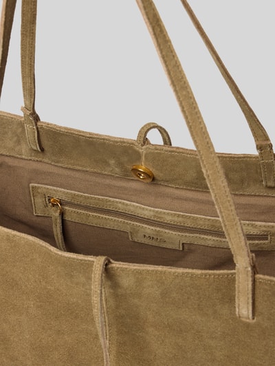 Produktfoto, Tote Bag mit Tragehenkel von Mango aus Rindsleder in Beige mit Hauptfach, Magnetverschluss, Reißverschlussfach, detailreiche Textur
