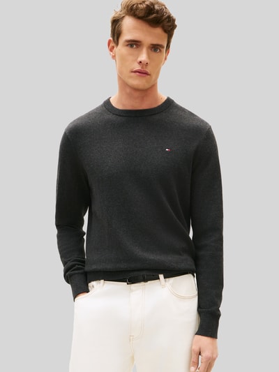 Tommy Hilfiger Sweter o kroju regular fit z mieszanki bawełny i kaszmiru Antracytowy melanż 4