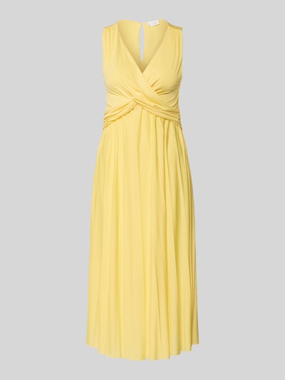 Produktfoto, Abendkleid mit V-Ausschnitt Modell 'Amanda' von GUIDO MARIA KRETSCHMER WOMAN, gelber Satin, Taillierter Schnitt, Midikleid, Raffungen, Schlüsselloch-Ausschnitt hinten, glatte Textur.