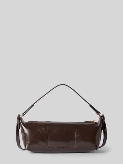 Produktfoto, braune glänzende Oberfläche, rechteckige Form mit kurzem Henkel, wytłaczane logo, Henkeltasche mit Label-Prägung Modell 'FOIL LOGO GLOSSY CONV BAG' von CK Calvin Klein, damska torebka