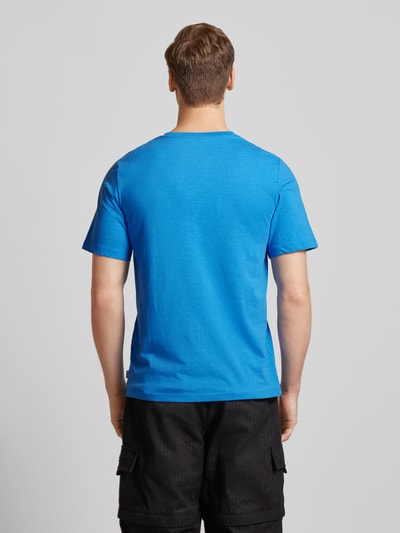 Jack & Jones T-shirt z detalem z logo model ‘ORGANIC’ Królewski niebieski melanż 5