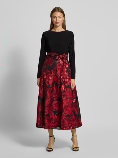 Adrianna Papell Avondjurk met 2-in-1-look. Rood - 4