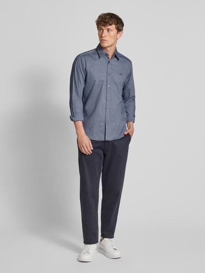 BOSS Orange Koszula casualowa o kroju regular fit z mieszanki bawełny model ‘RELEGANT’ Granatowy 1