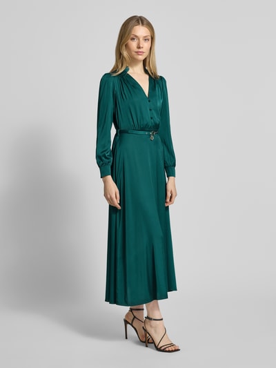 Rinascimento Abendkleid aus Satin mit V-Ausschnitt und Gürtel Gruen 1