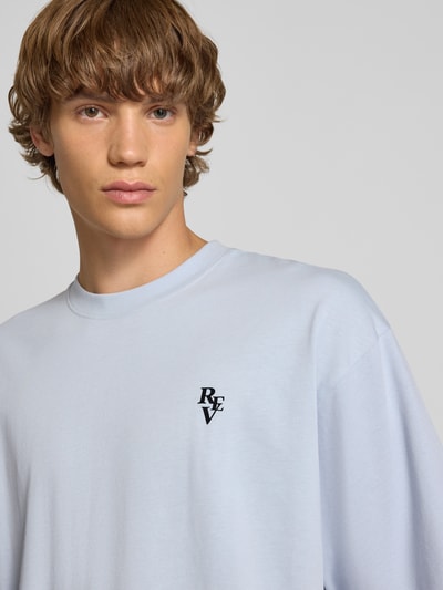REVIEW T-shirt o kroju relaxed fit z okrągłym dekoltem Lodowy błękitny 3