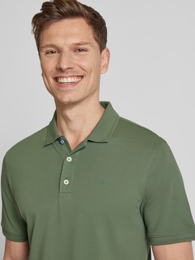 Brax Regular Fit Poloshirt mit Label-Print Modell 'Pete' Oliv 3