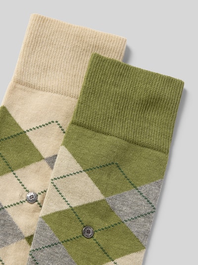 Produktfoto, Socken mit Label-Detail Modell 'Everyday' von Burlington in Grün und Beige, Baumwoll-Mix mit elastischen Bündchen, 2er-Pack